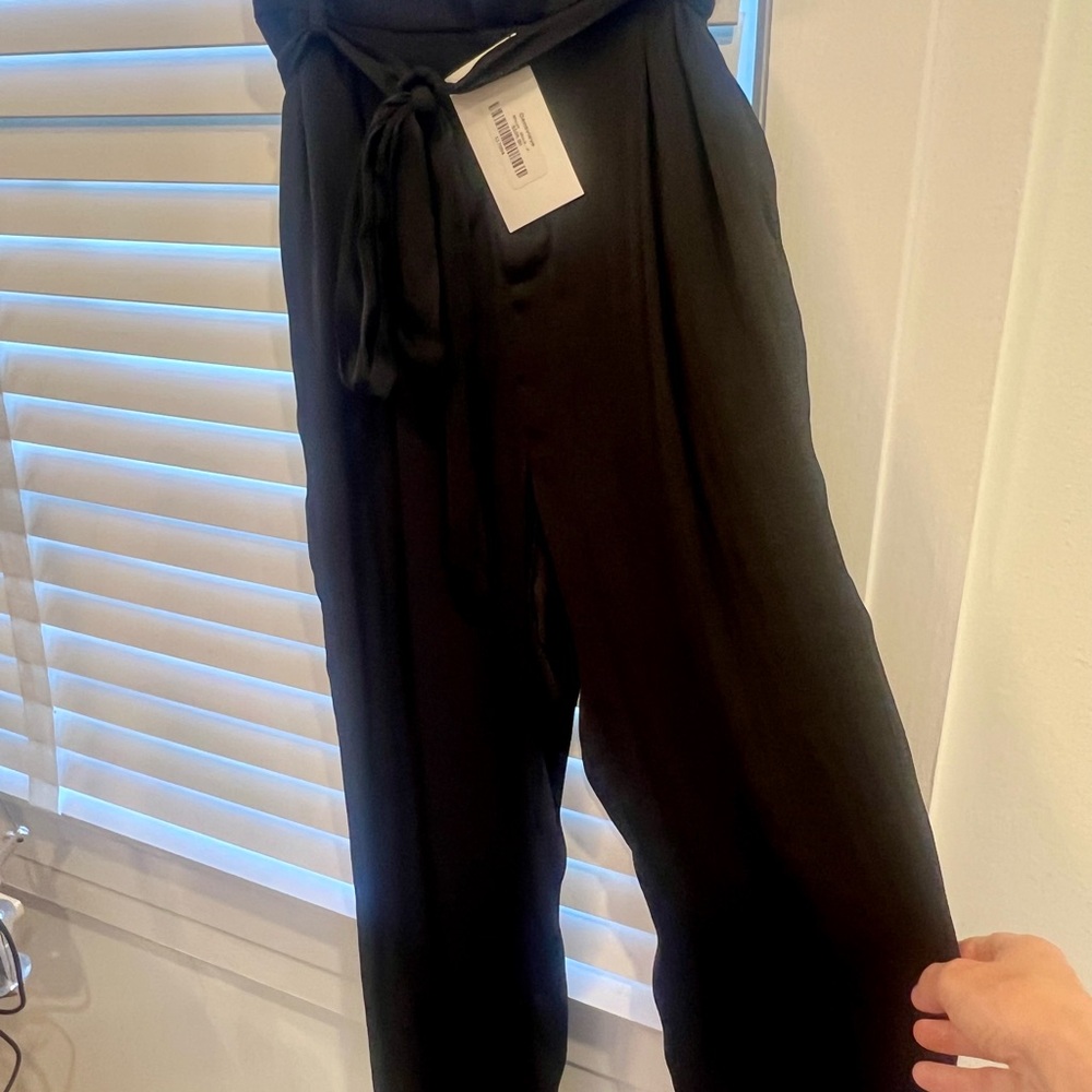 Cupcakes & Cashmere Mazzy belted tapered silk pants - Picture 3 of 4